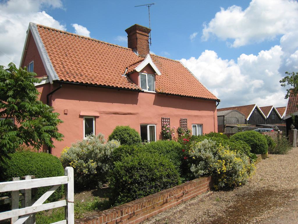 Colston Hall Cottages Framlingham Room photo