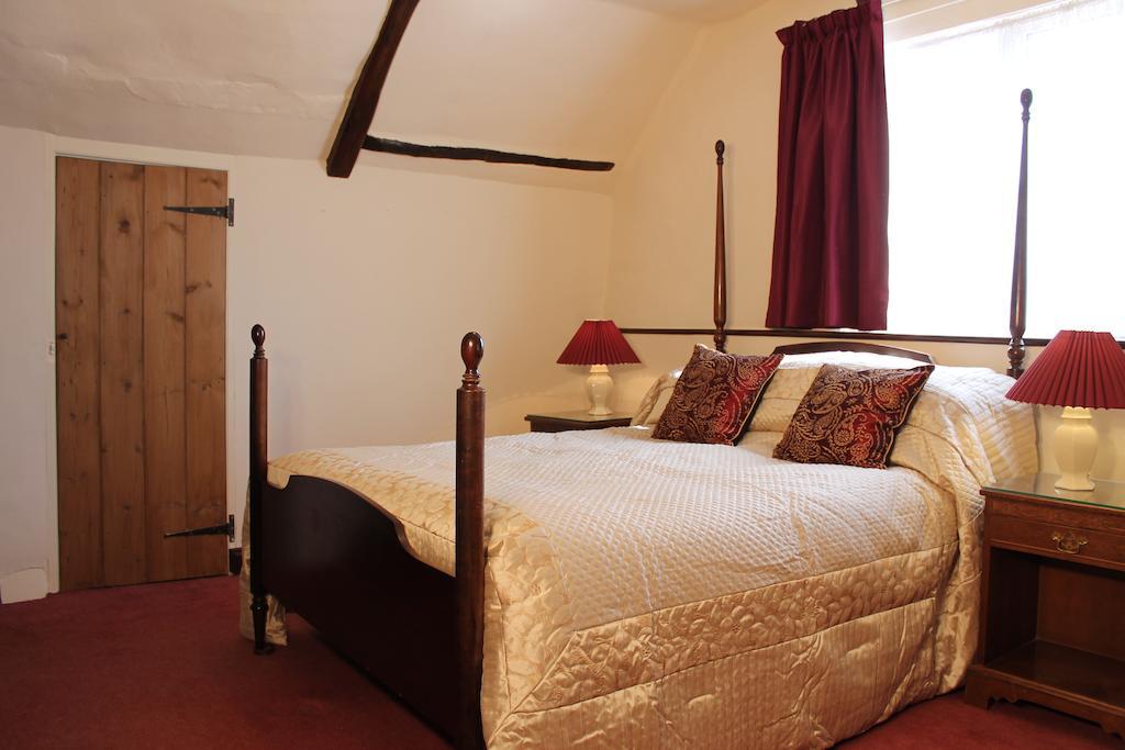 Colston Hall Cottages Framlingham Room photo