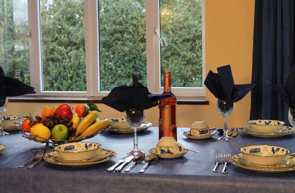Colston Hall Cottages Framlingham Room photo