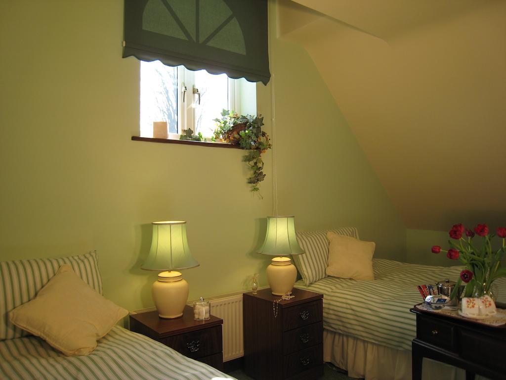 Colston Hall Cottages Framlingham Room photo